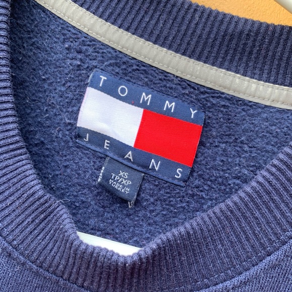 Vintage Tommy Hilfiger crop top sweatshirt - Picture 3 of 3